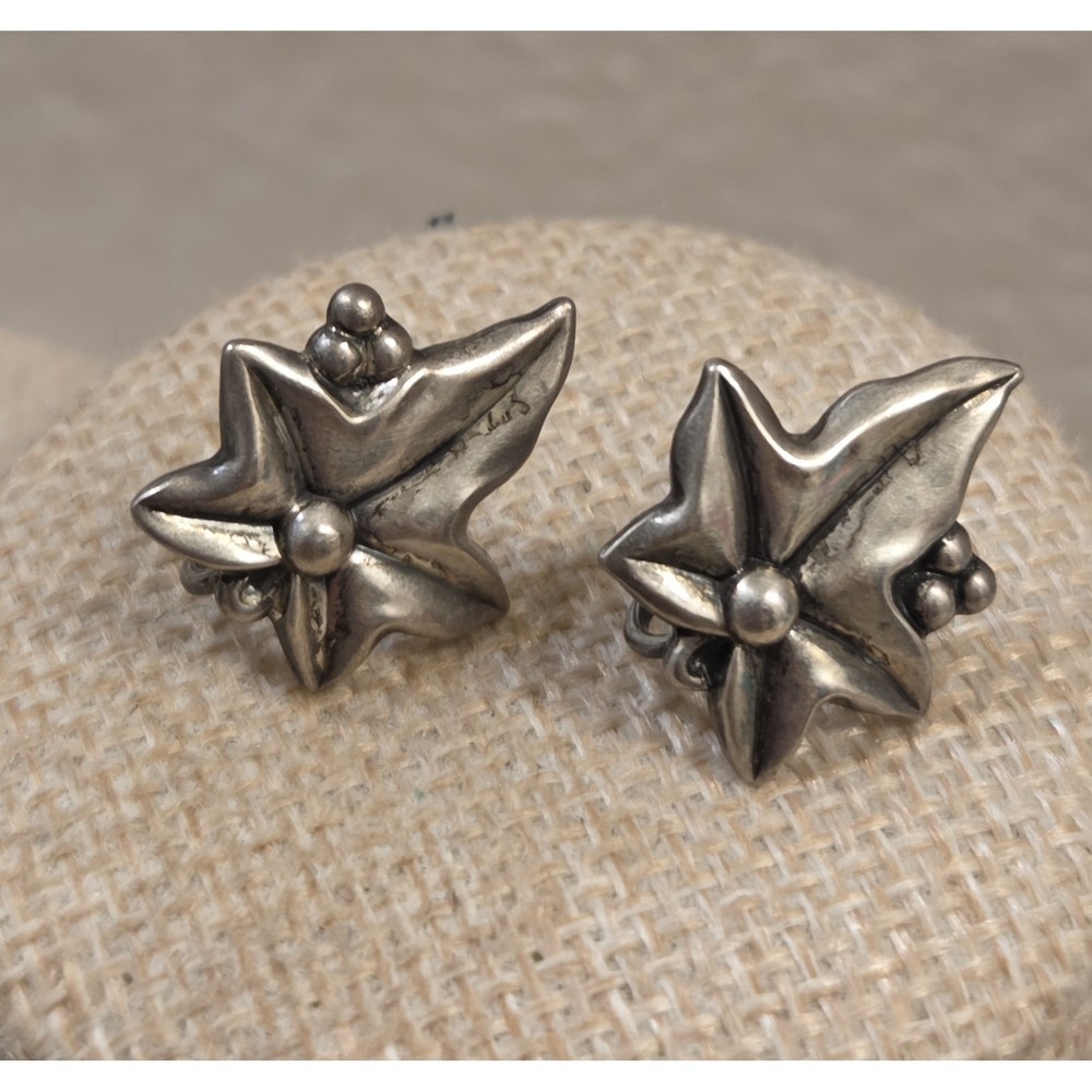 Vintage Sterling Silver Floral Screw Back Earrings‎